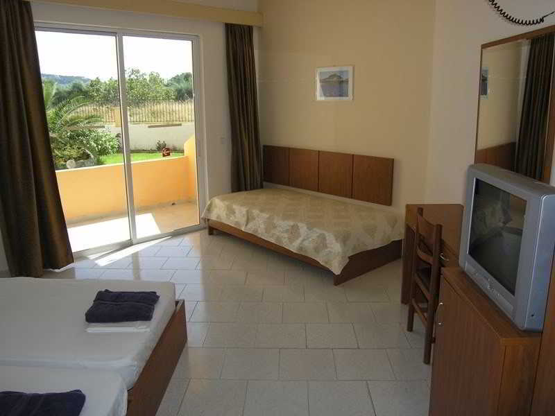Lyristis Dinos Studios & Apartments Faliraki Exterior foto