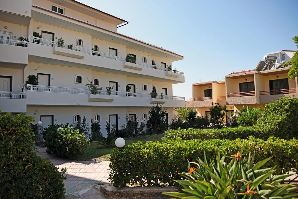 Lyristis Dinos Studios & Apartments Faliraki Exterior foto