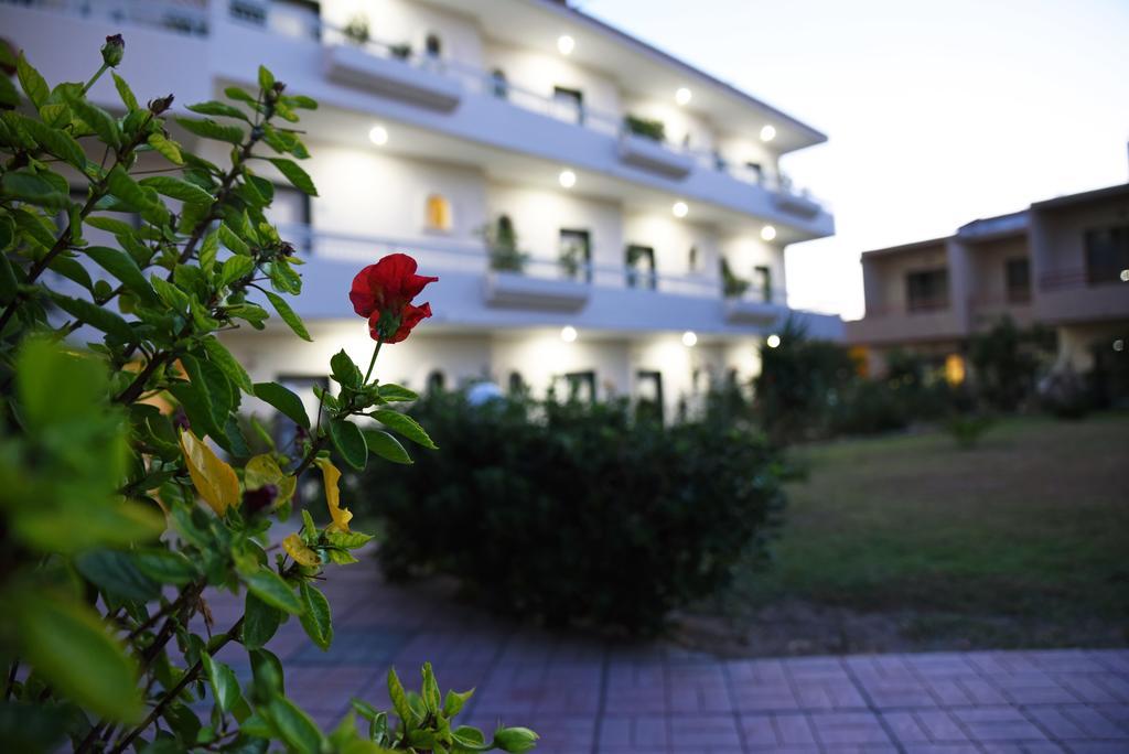 Lyristis Dinos Studios & Apartments Faliraki Exterior foto