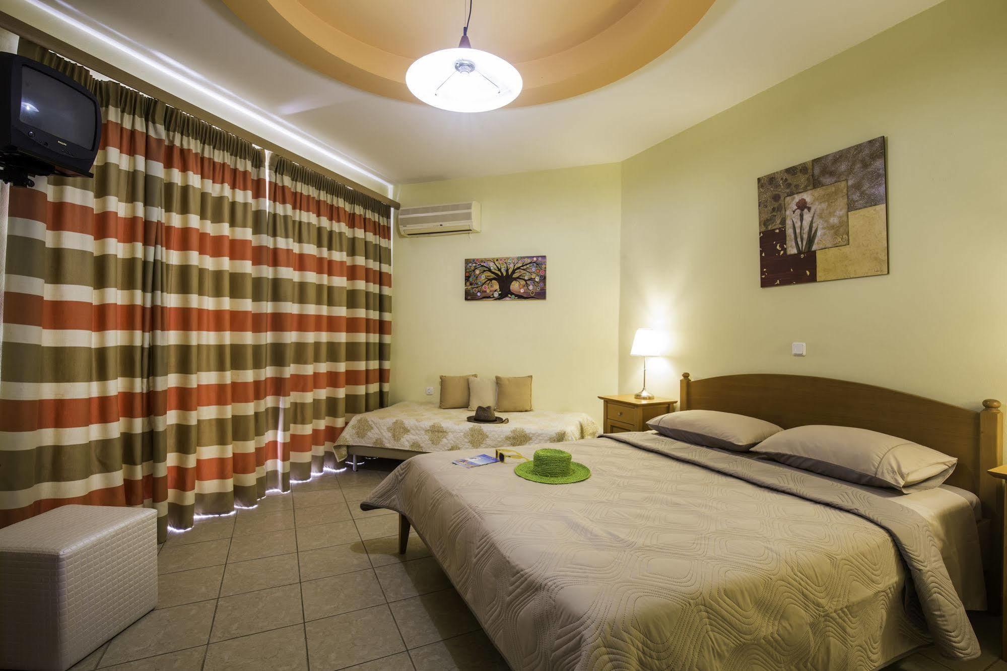 Lyristis Dinos Studios & Apartments Faliraki Exterior foto